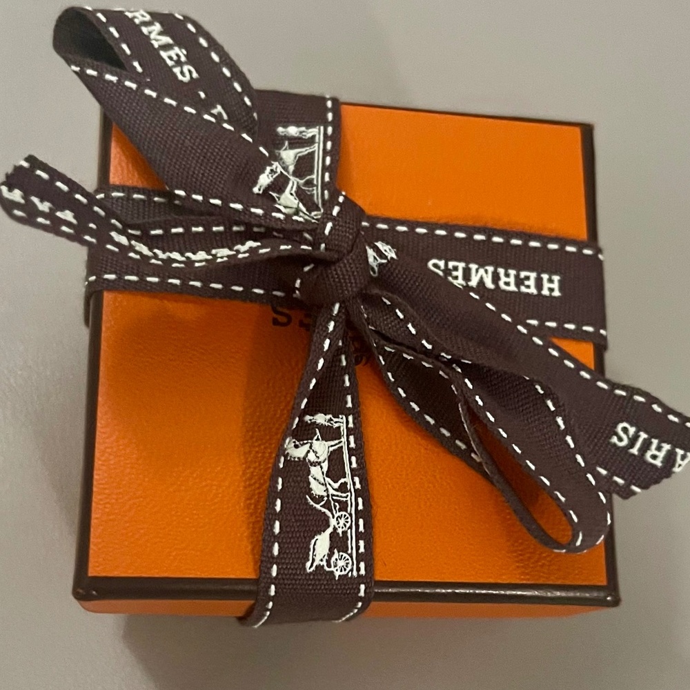 EMPTY small Hermes jewelry/ring box with brown velvet pouch